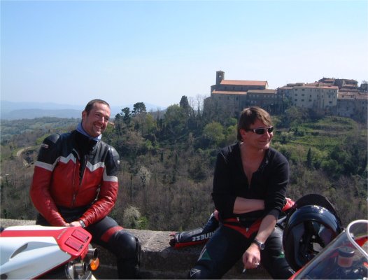 auf der Mauer auf der Lauer...